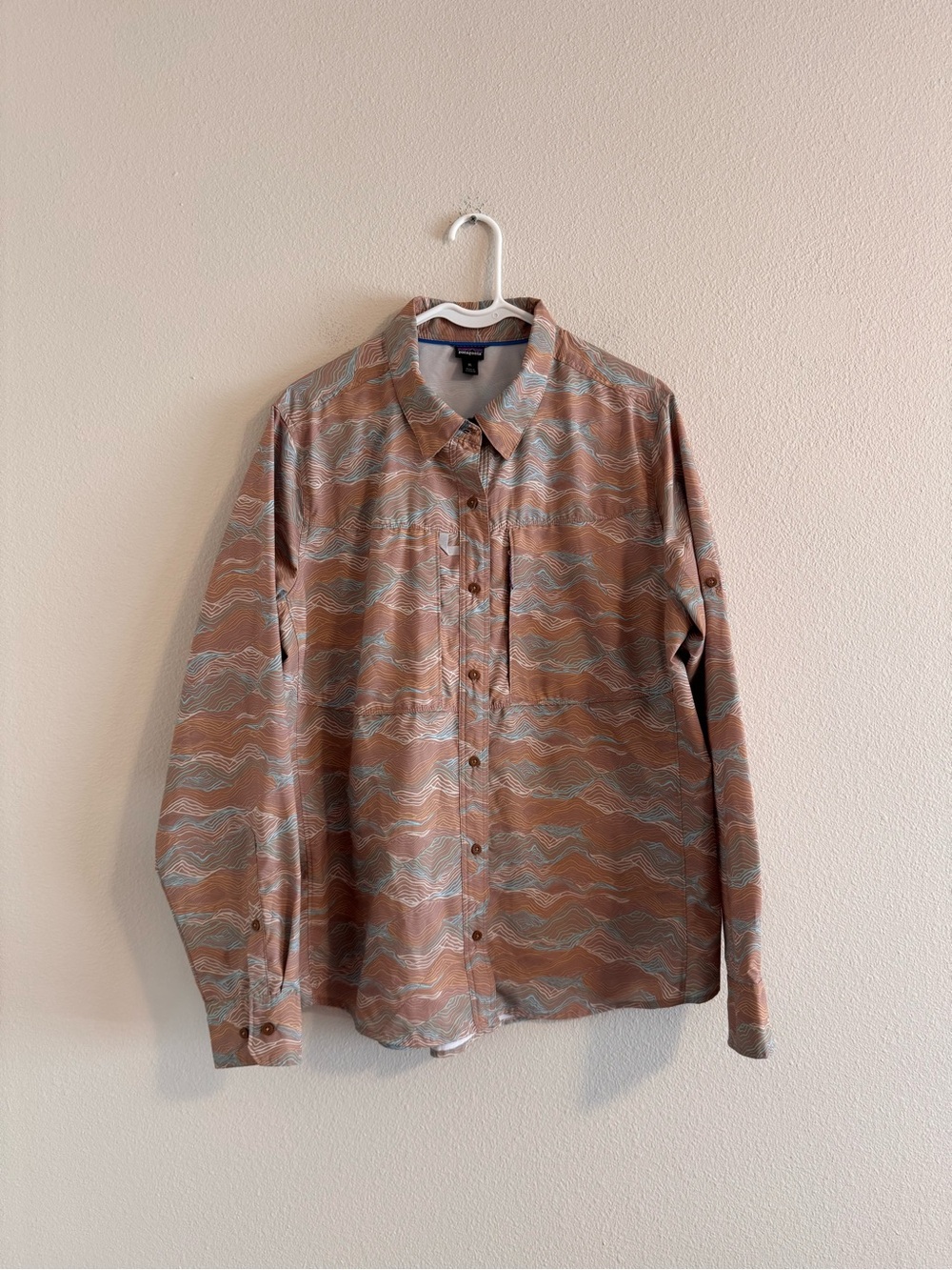 Patagonia Men's Taupe and Light Blue Wave-Print Button-Down Shirt